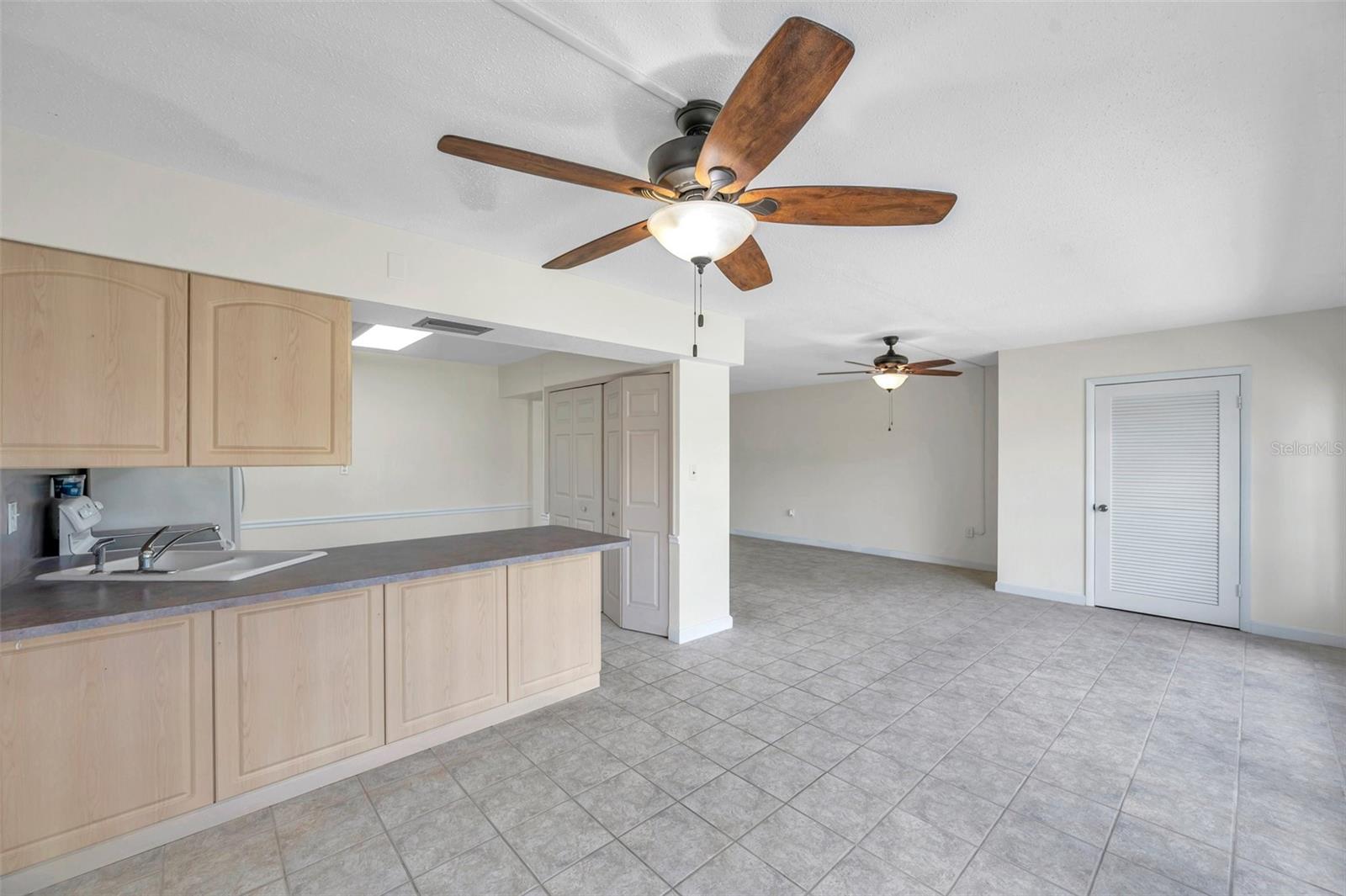 Image 10 of 37 For 1655 Highland Avenue D140