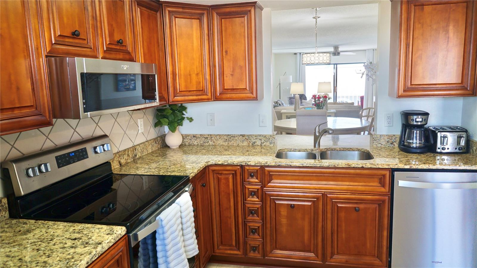 Image 10 of 60 For 719 Pinellas Bayway S 309