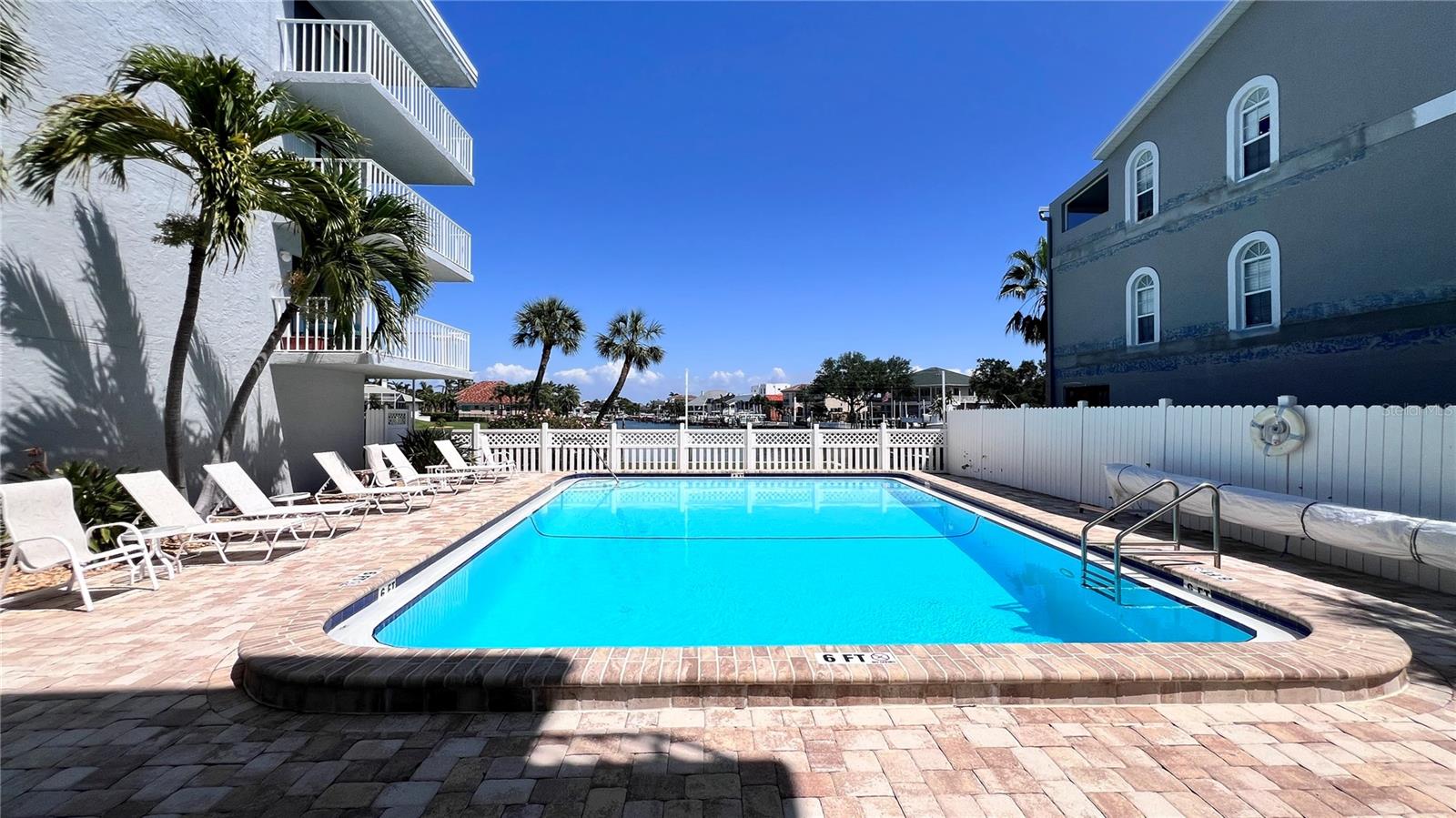 Image 45 of 60 For 719 Pinellas Bayway S 309
