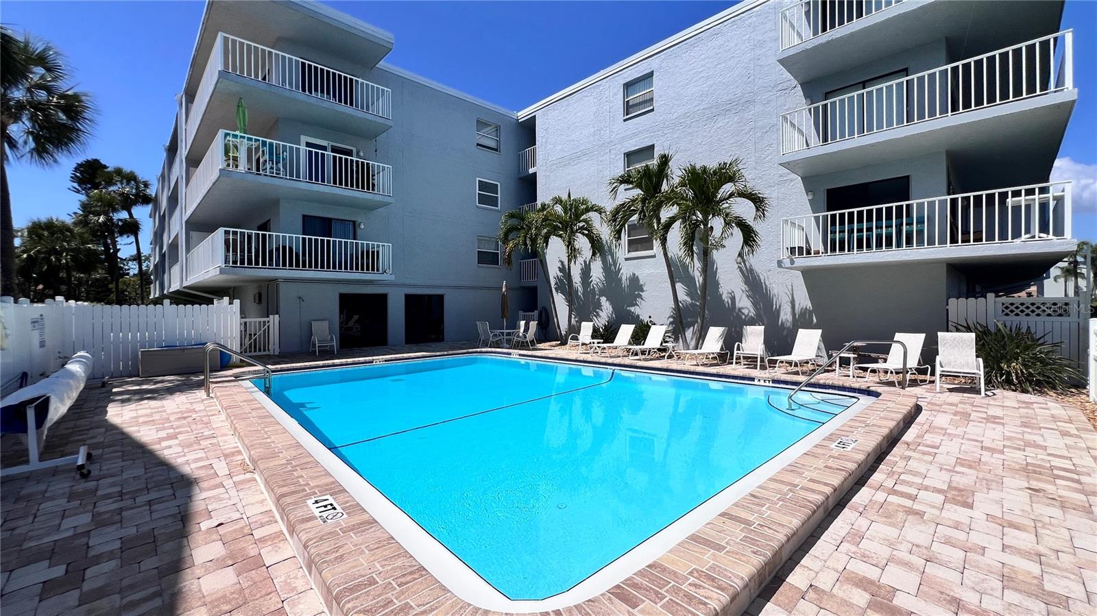 Image 46 of 60 For 719 Pinellas Bayway S 309