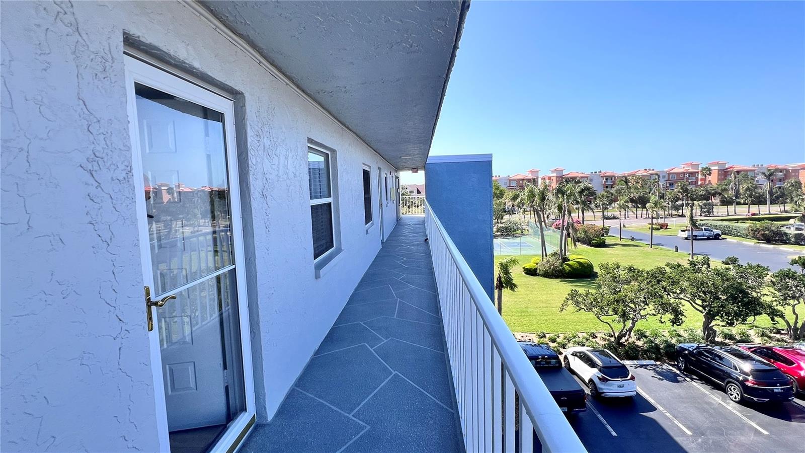 Image 7 of 60 For 719 Pinellas Bayway S 309