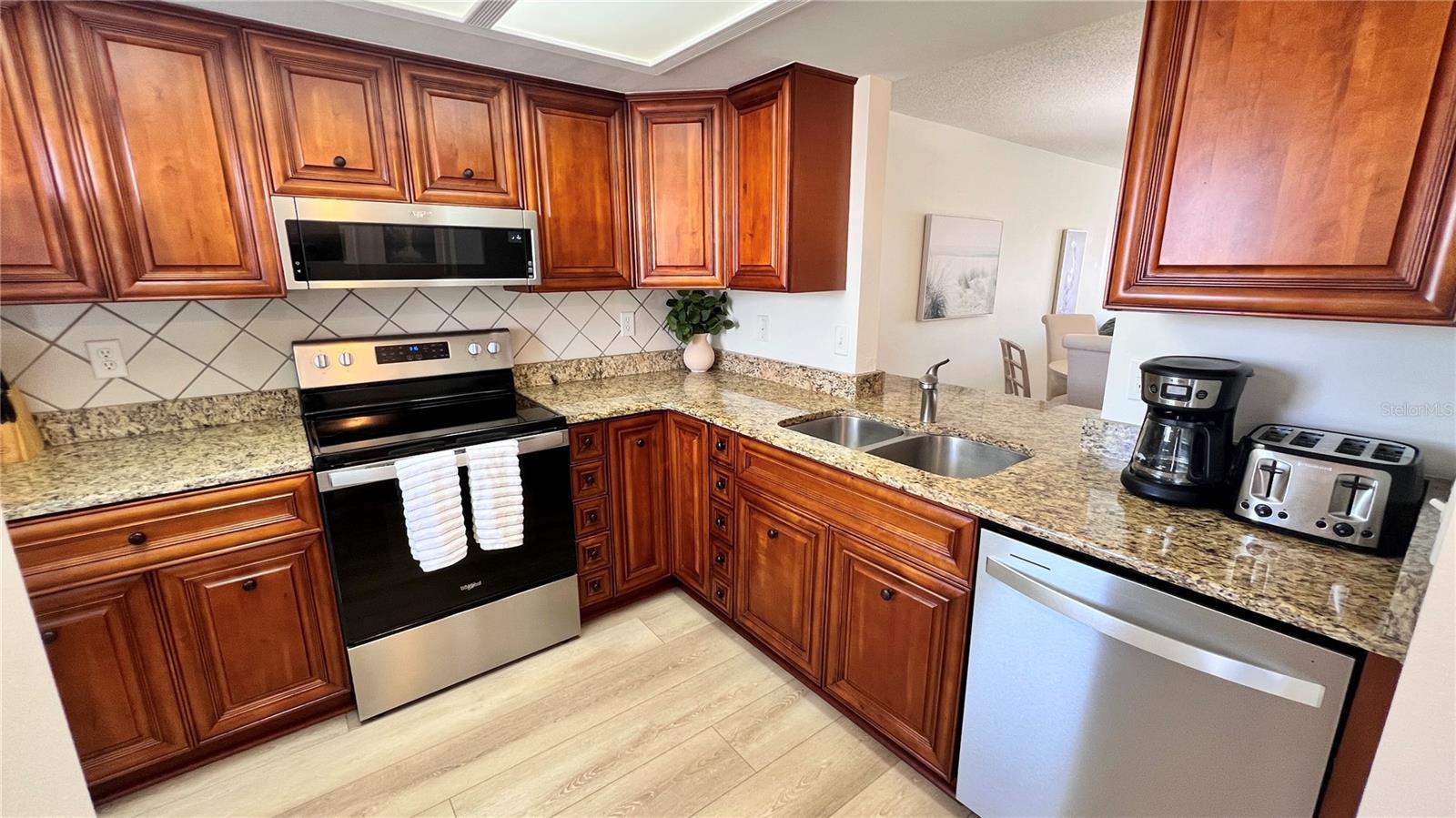 Image 9 of 60 For 719 Pinellas Bayway S 309
