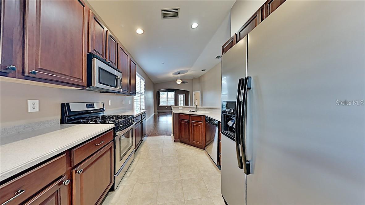 Image 7 of 30 For 31425 Shaker Circle
