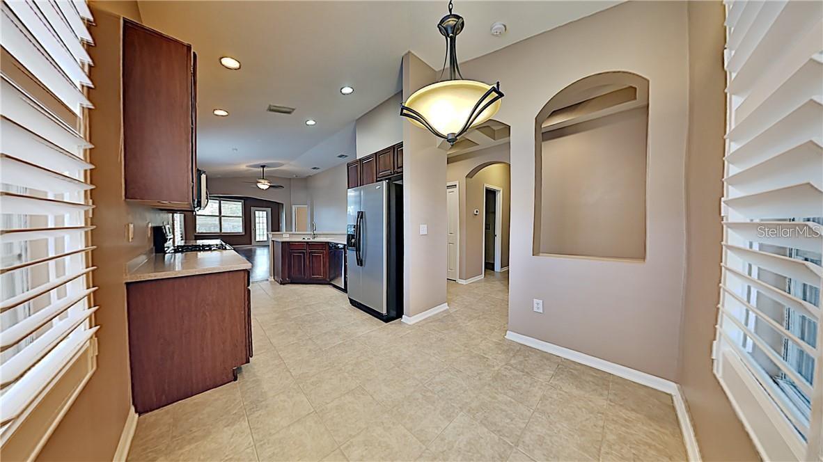 Image 8 of 30 For 31425 Shaker Circle