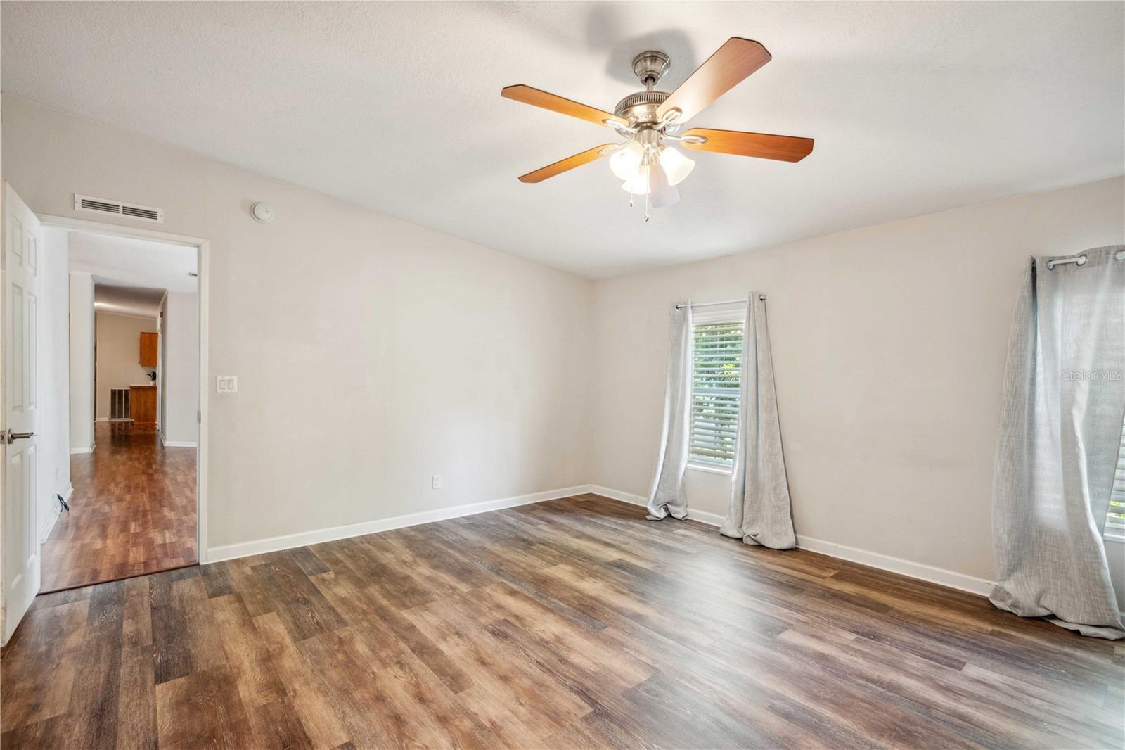 Image 24 of 50 For 3319 Fox Ridge Boulevard