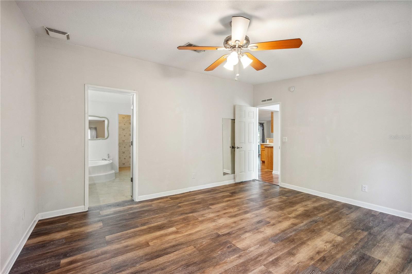 Image 25 of 50 For 3319 Fox Ridge Boulevard