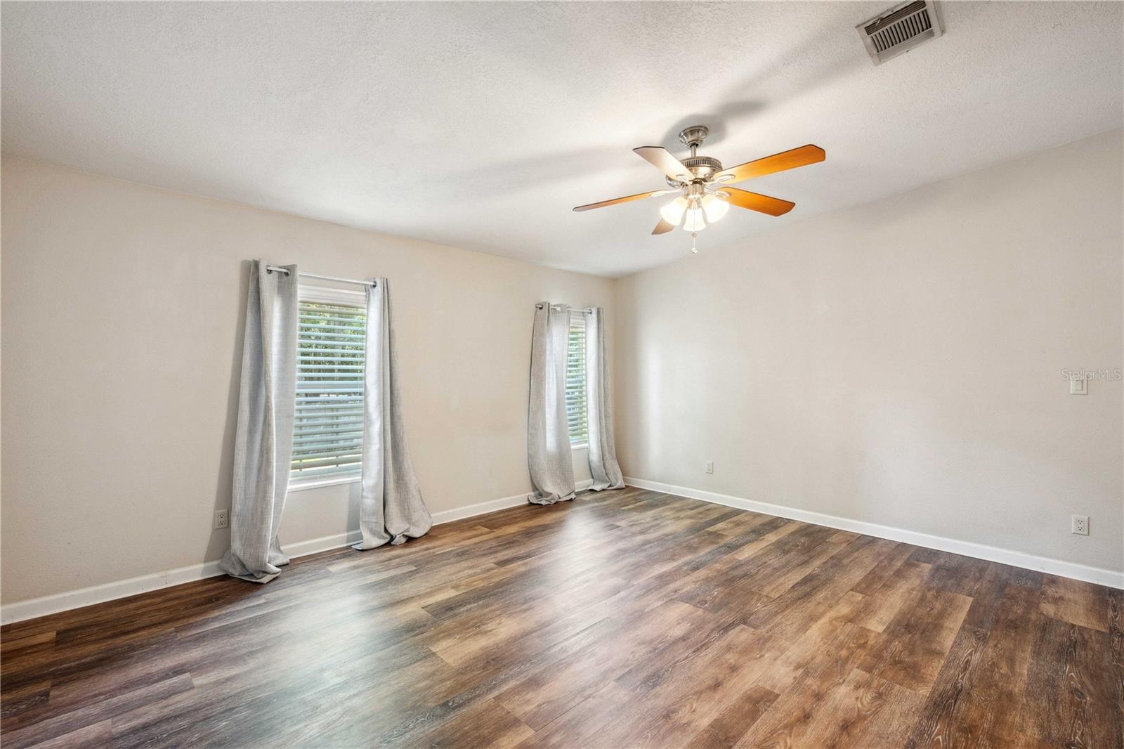 Image 26 of 50 For 3319 Fox Ridge Boulevard
