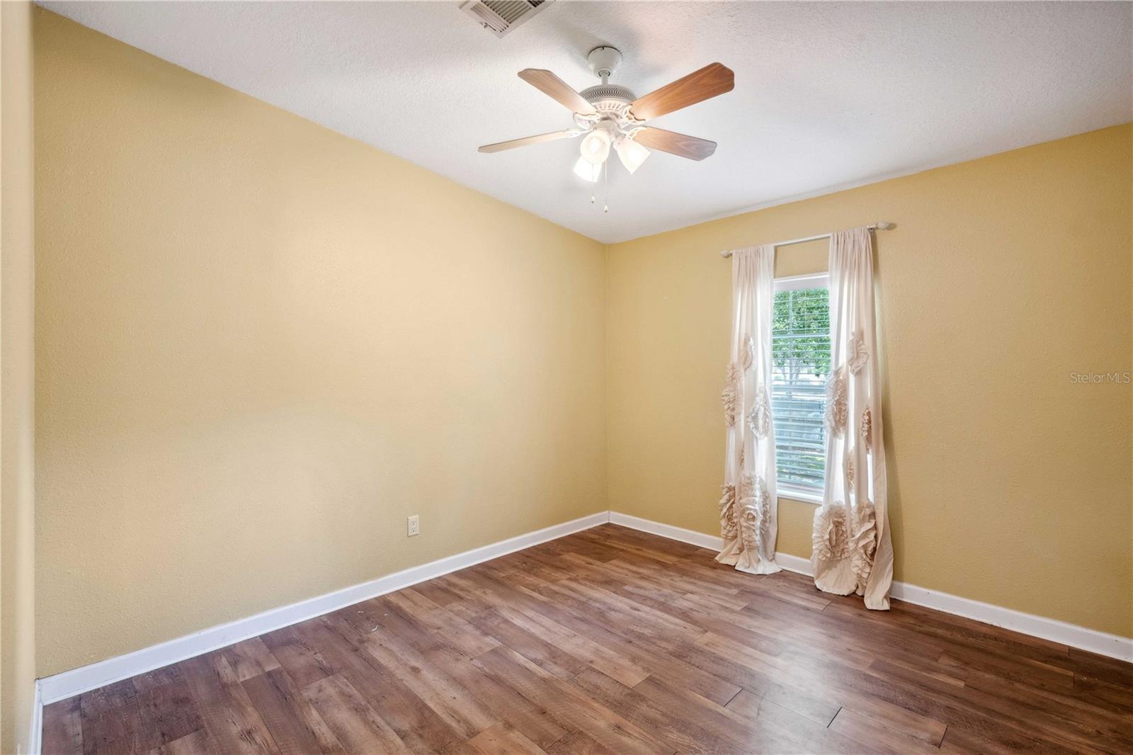 Image 29 of 50 For 3319 Fox Ridge Boulevard