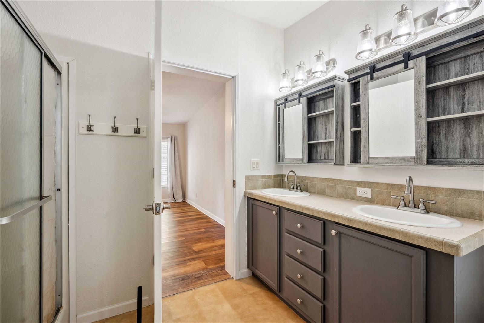 Image 32 of 50 For 3319 Fox Ridge Boulevard