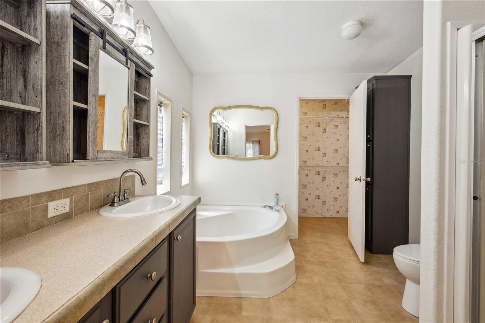 Image 35 of 50 For 3319 Fox Ridge Boulevard