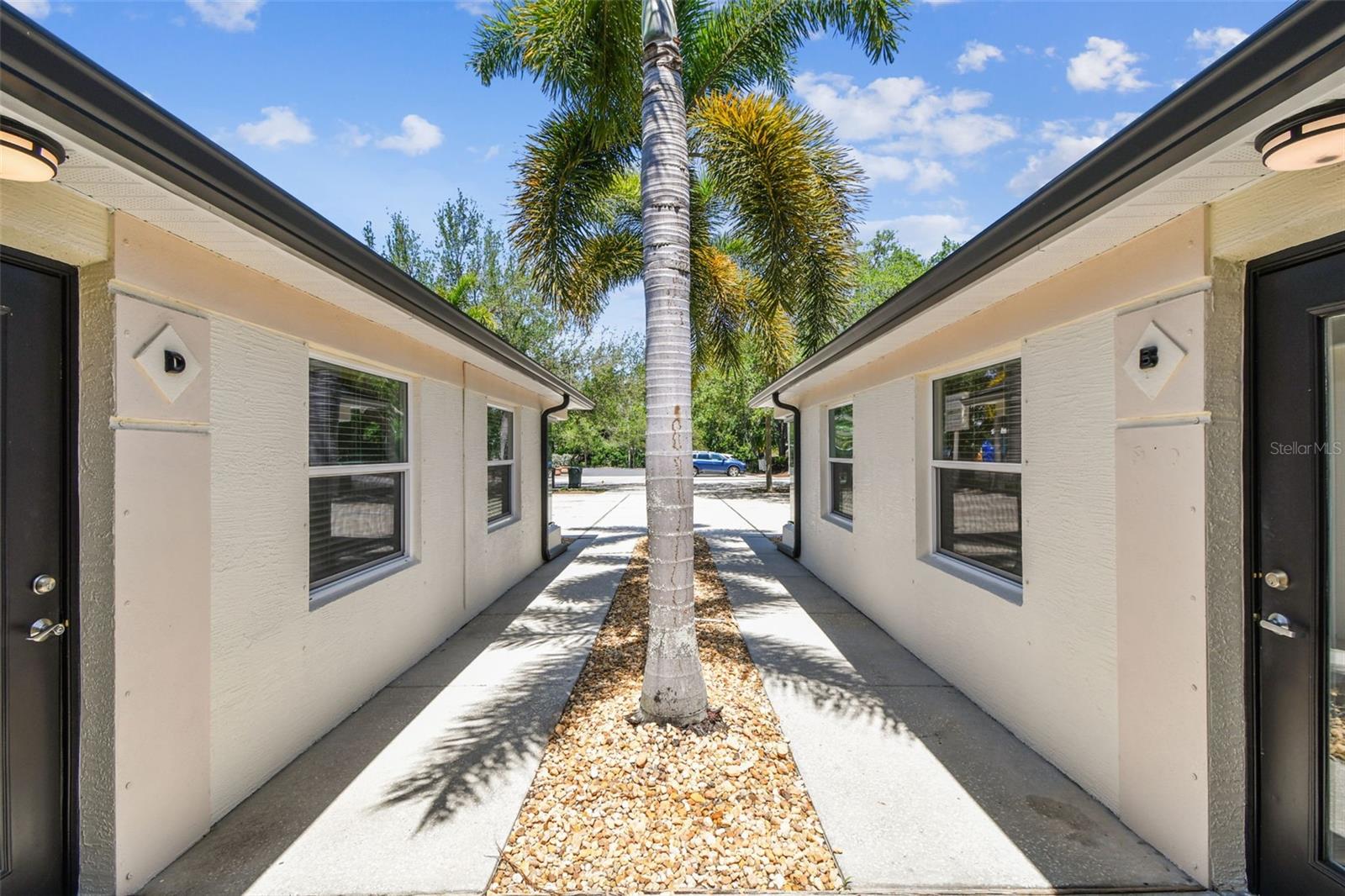 Image 4 of 6 For 670 2nd Street N