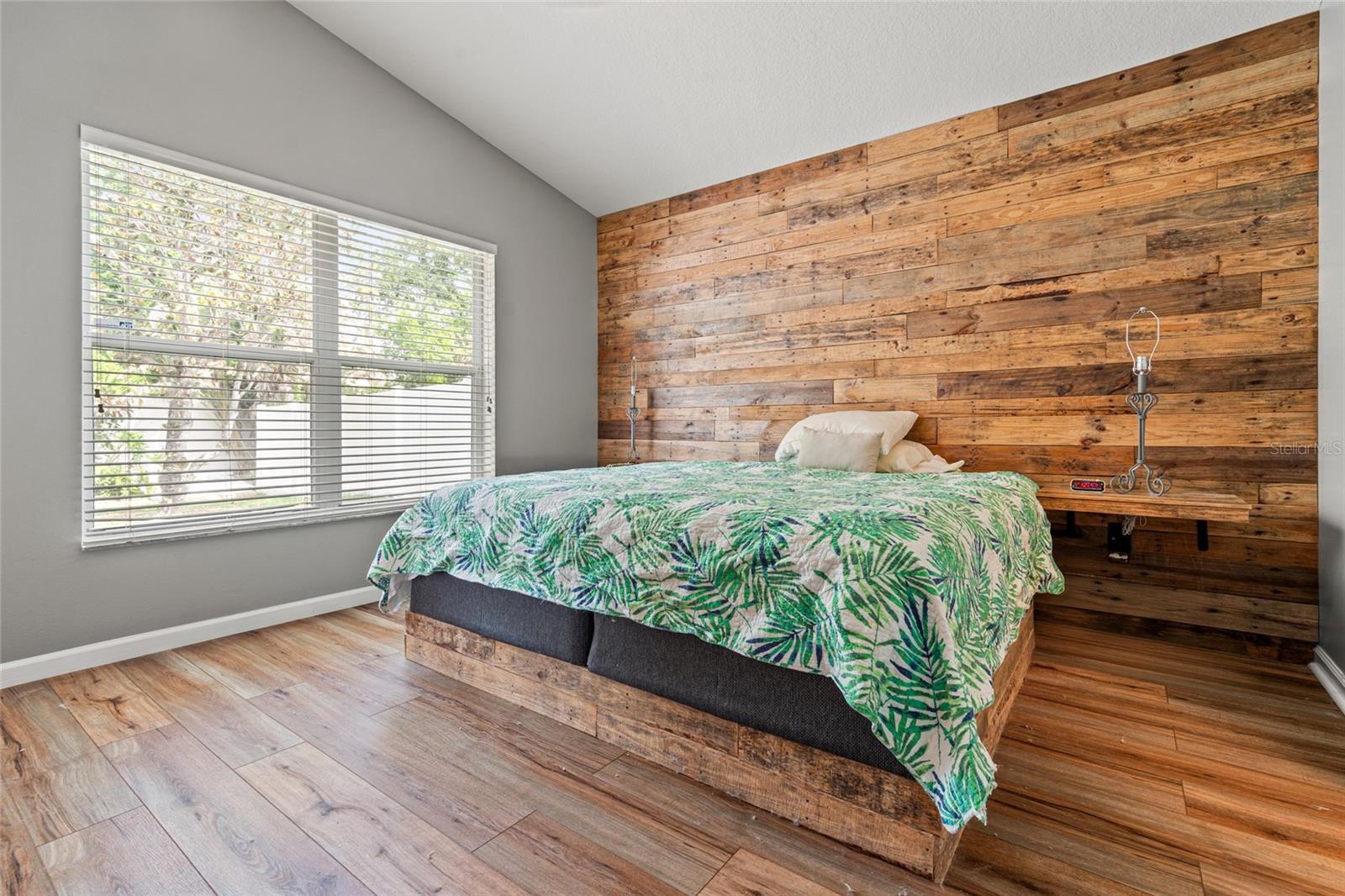 Listing photo id 13 for 5902 War Admiral Drive