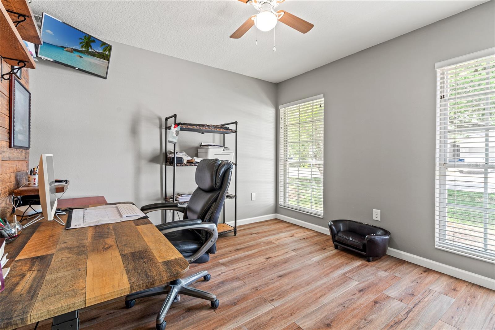 Listing photo id 16 for 5902 War Admiral Drive