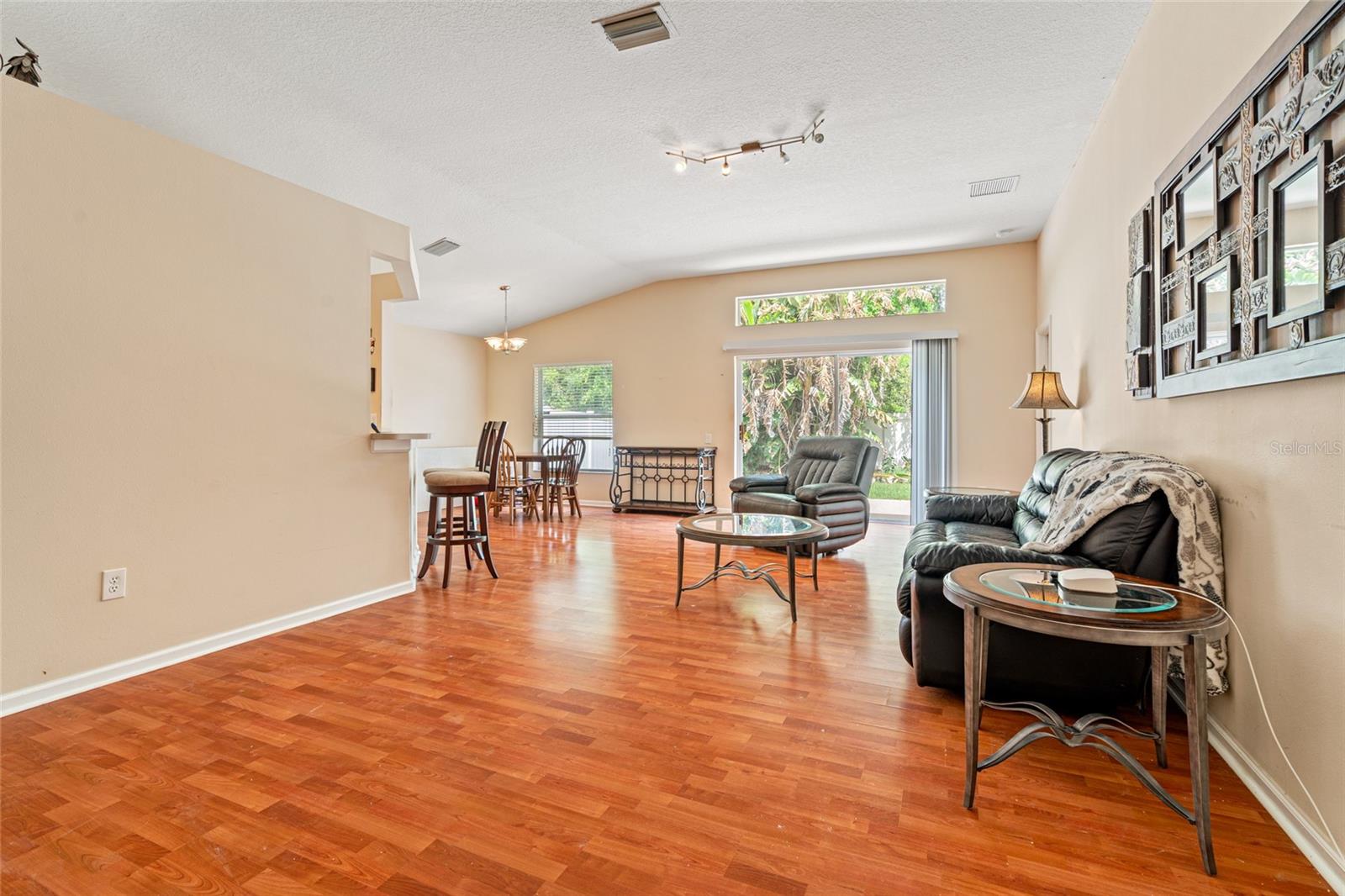 Listing photo id 4 for 5902 War Admiral Drive