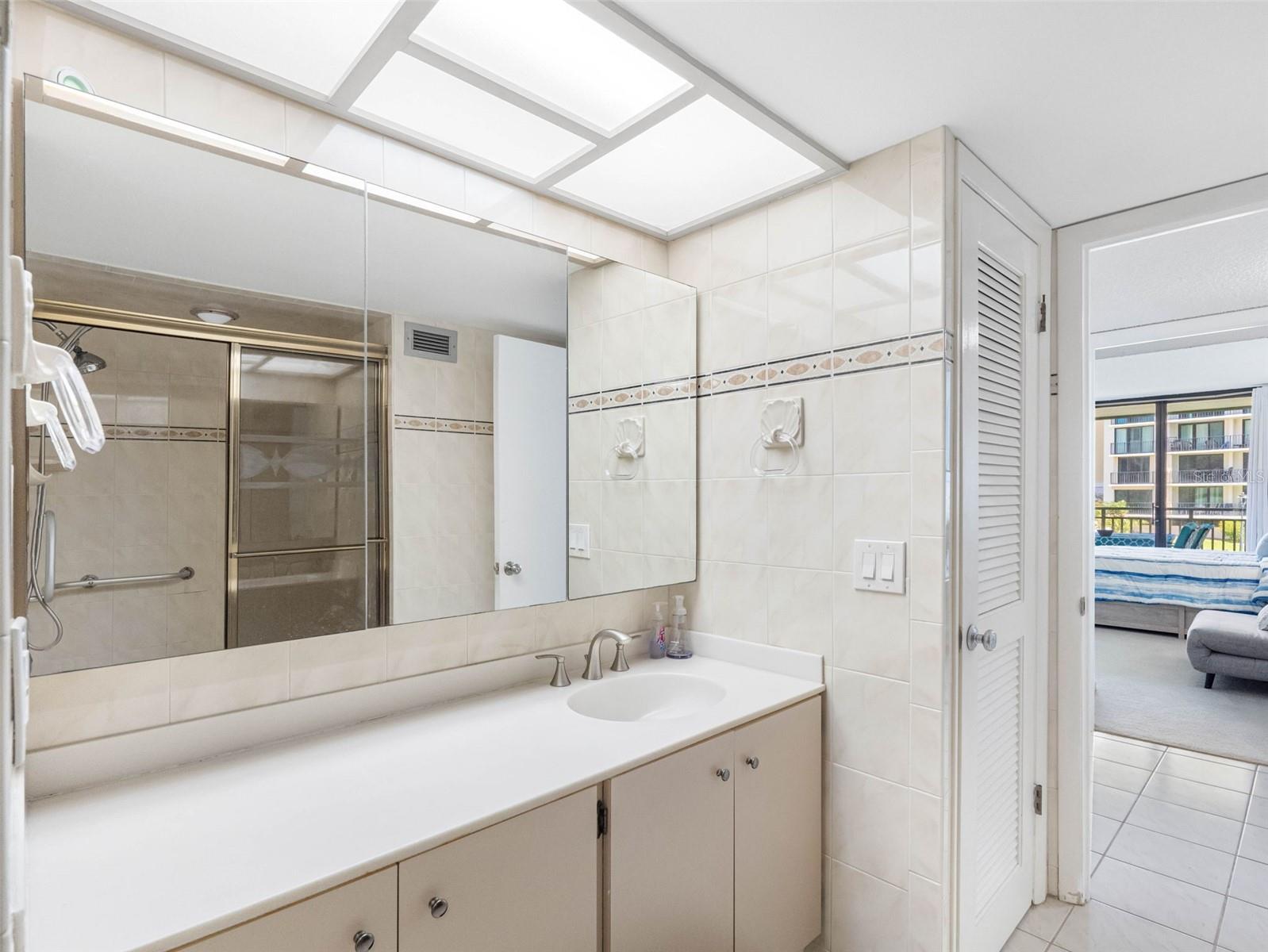 Image 36 of 48 For 1430 Gulf Boulevard 102