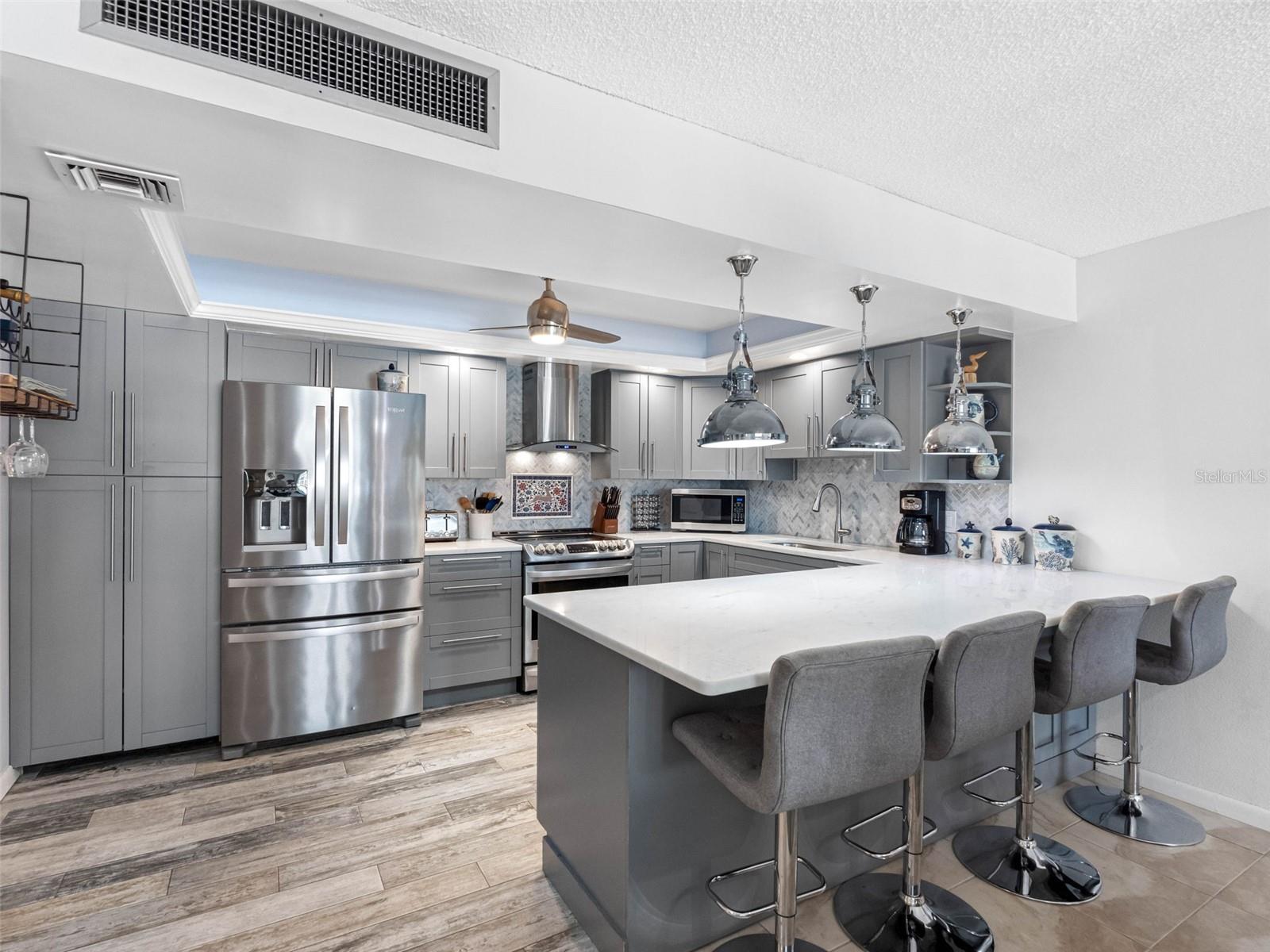 Image 5 of 48 For 1430 Gulf Boulevard 102