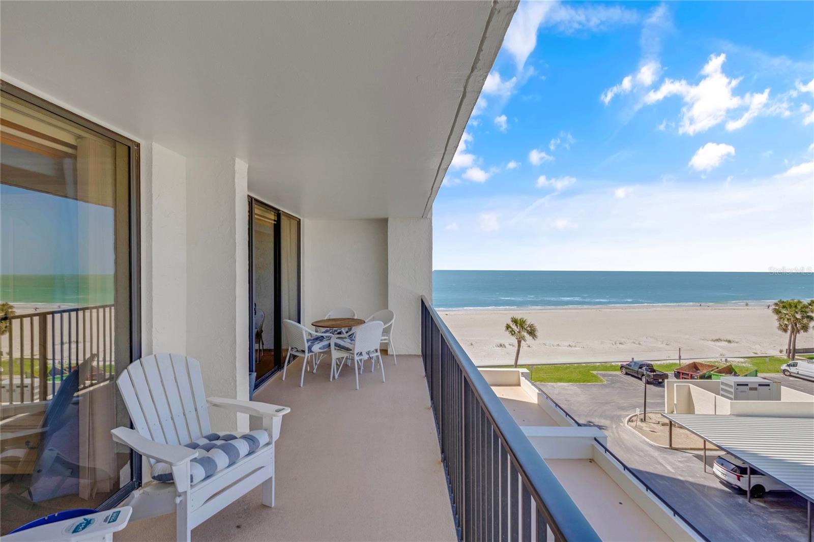 Listing photo id 11 for 1460 Gulf Boulevard 406
