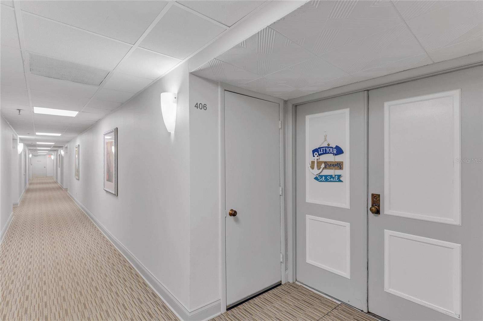 Listing photo id 0 for 1460 Gulf Boulevard 406