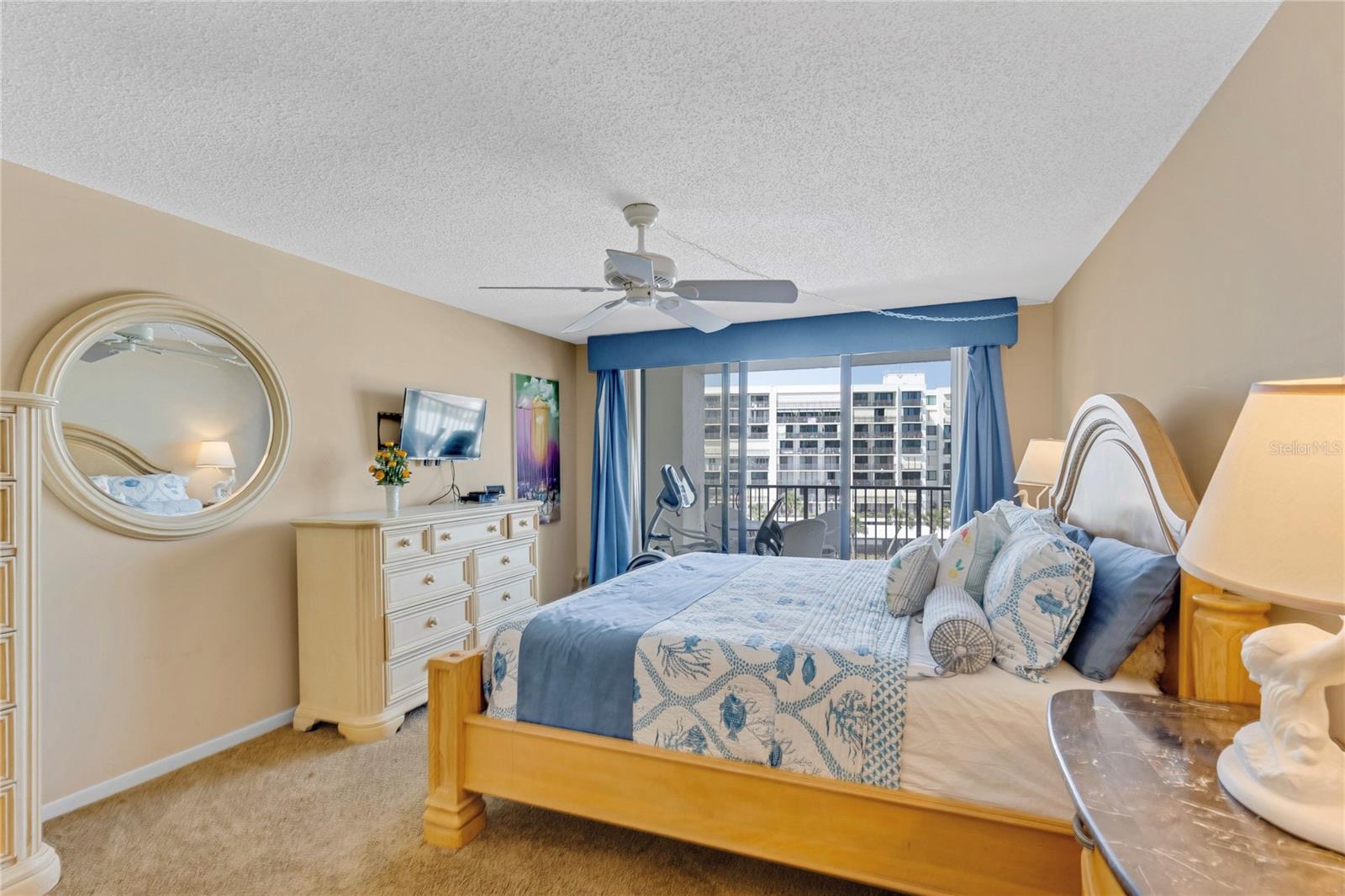 Listing photo id 18 for 1460 Gulf Boulevard 406