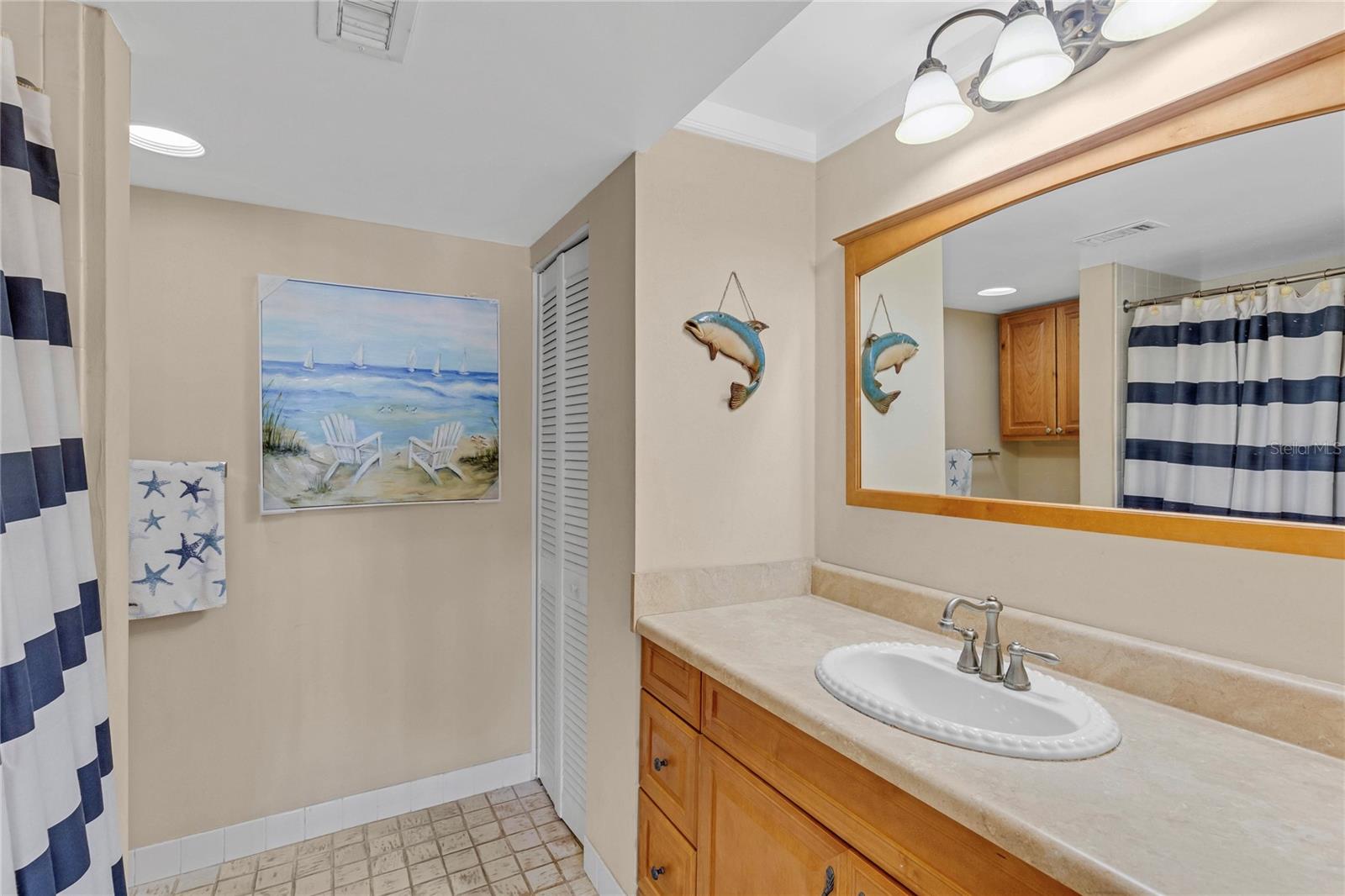 Listing photo id 21 for 1460 Gulf Boulevard 406