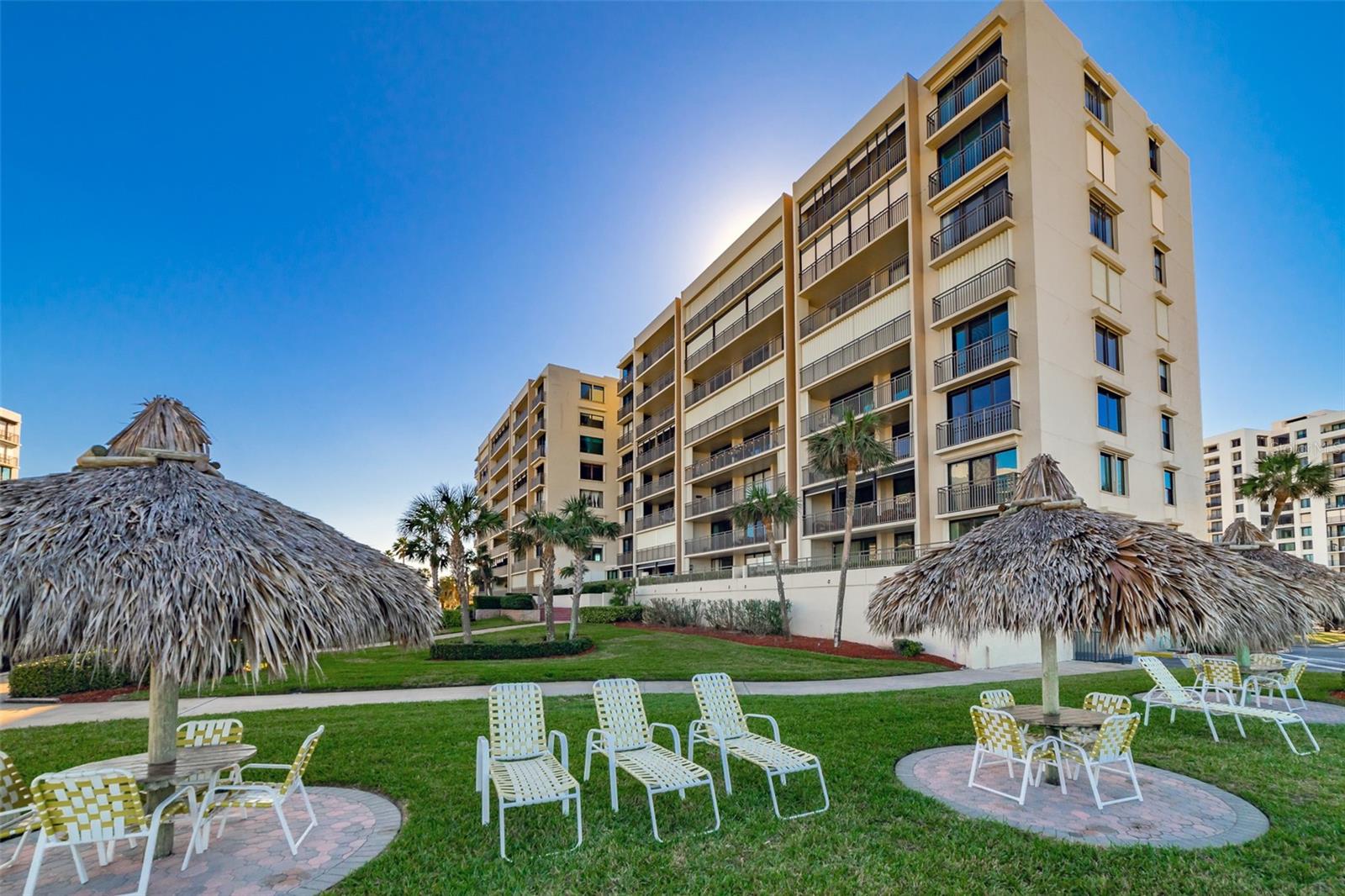 Listing photo id 24 for 1460 Gulf Boulevard 406
