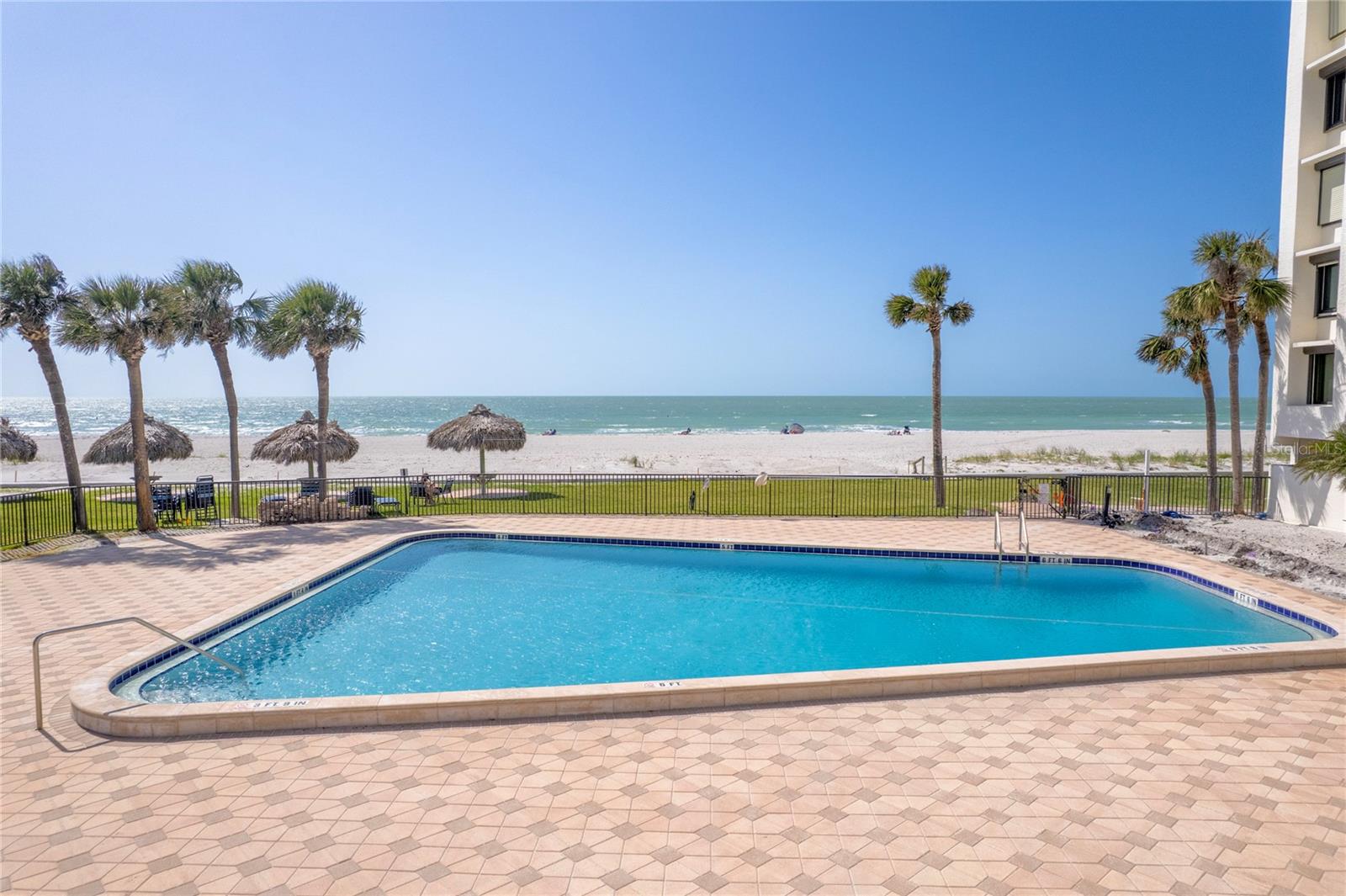 Listing photo id 26 for 1460 Gulf Boulevard 406
