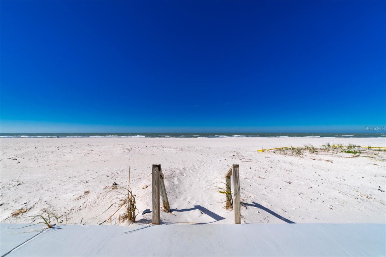 Listing photo id 27 for 1460 Gulf Boulevard 406