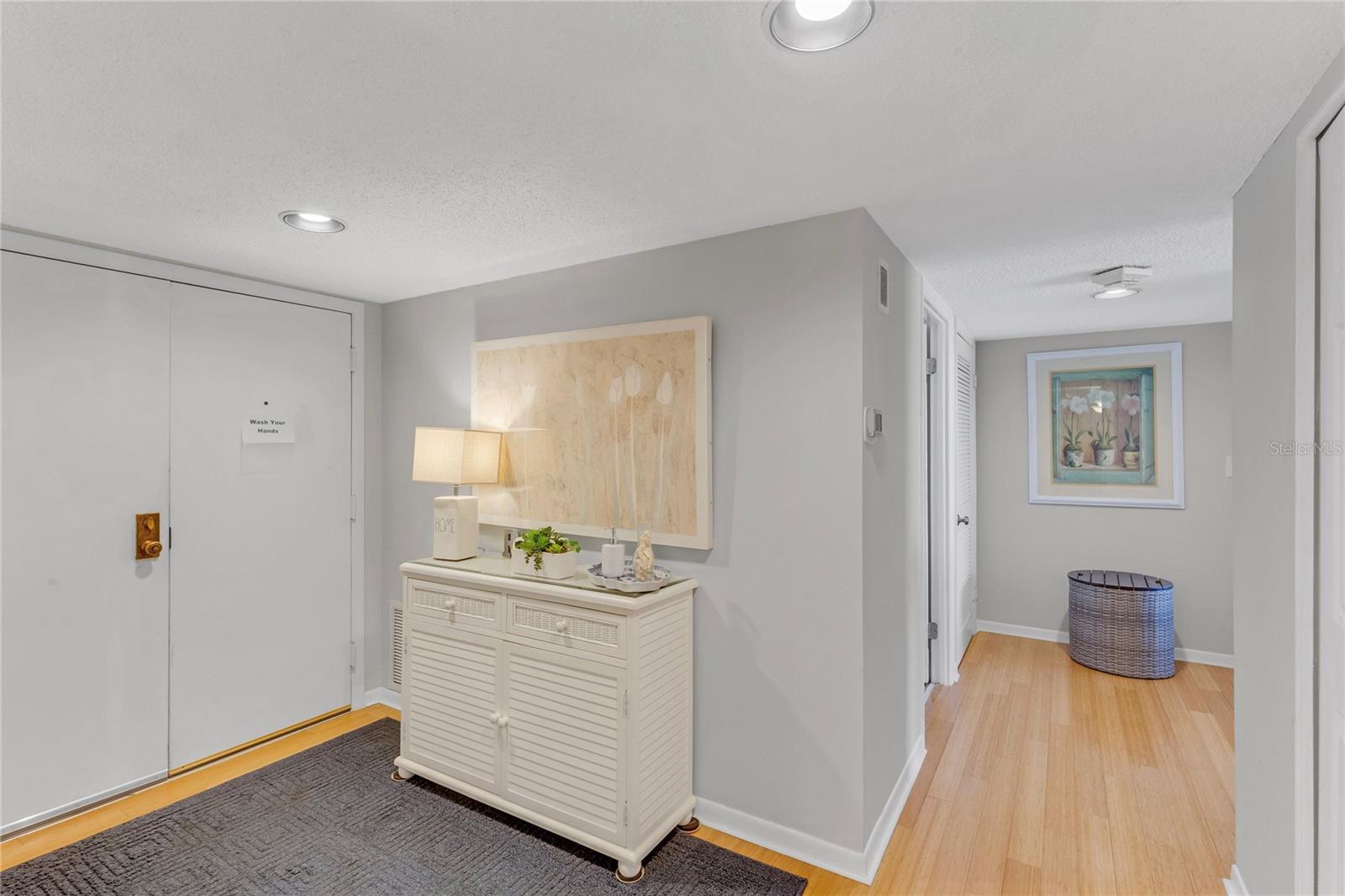 Listing photo id 1 for 1460 Gulf Boulevard 406
