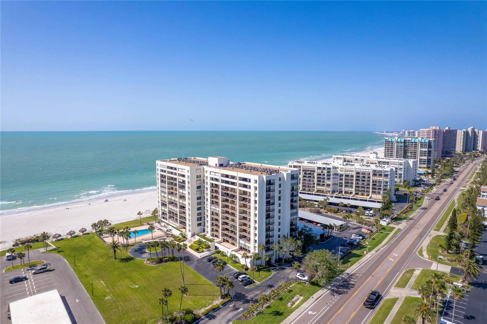 Listing photo id 31 for 1460 Gulf Boulevard 406