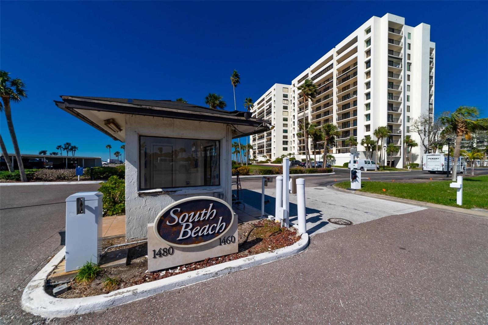 Listing photo id 35 for 1460 Gulf Boulevard 406