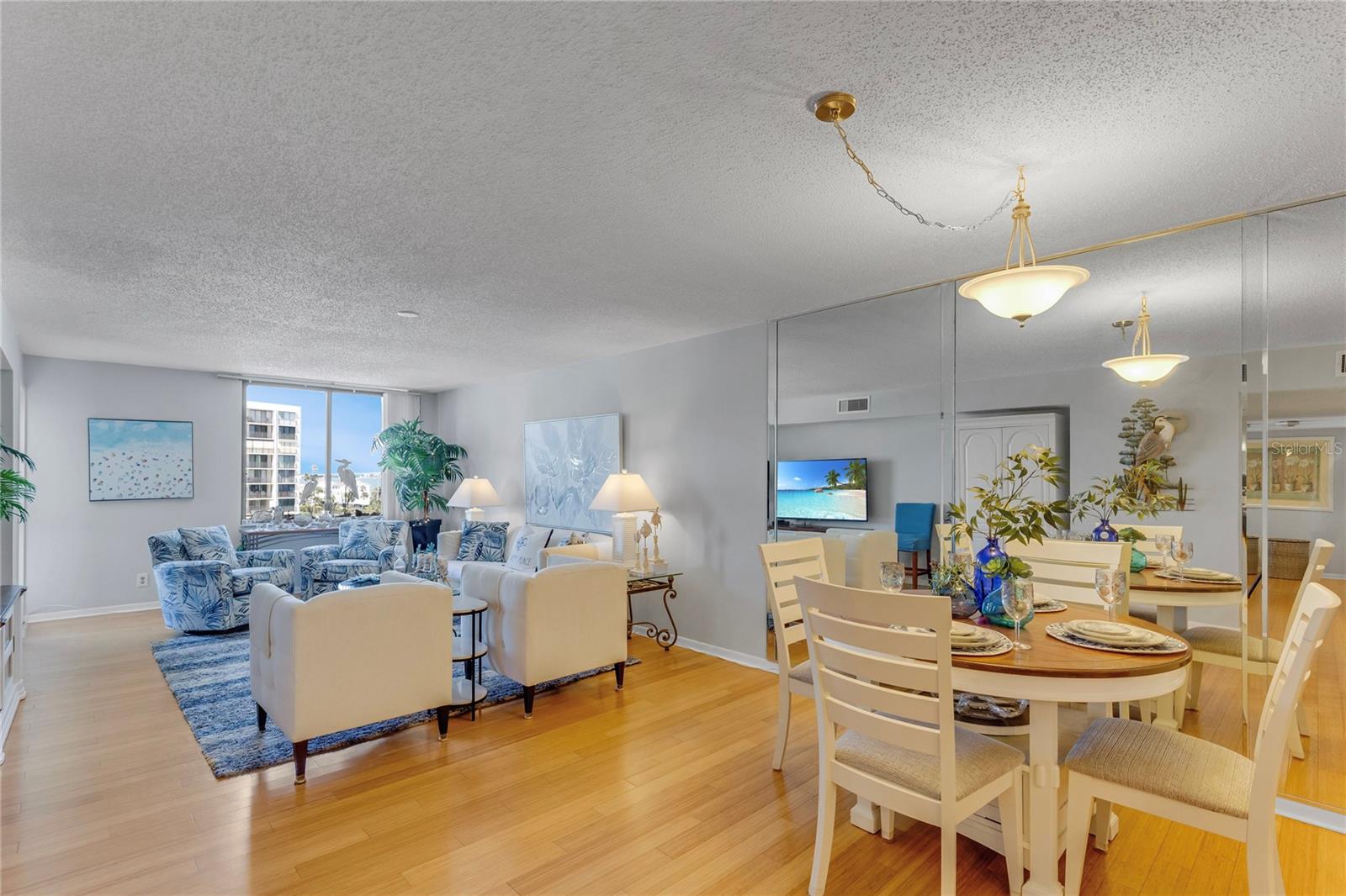 Listing photo id 6 for 1460 Gulf Boulevard 406