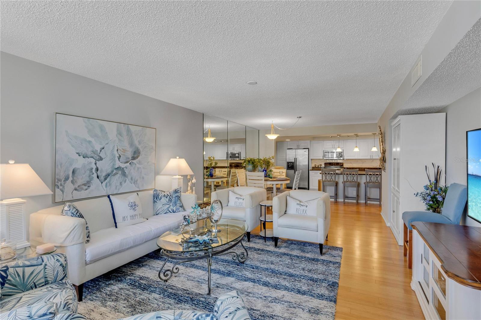 Listing photo id 7 for 1460 Gulf Boulevard 406