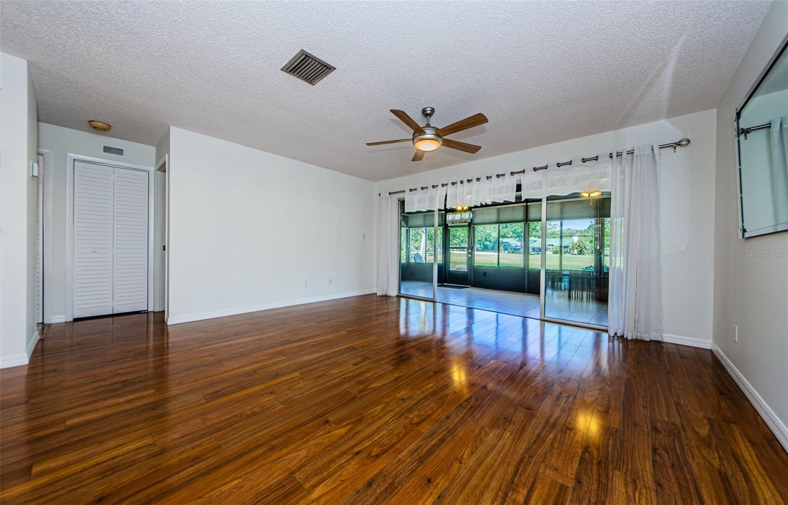 Image 9 of 42 For 70 Ashley Lane