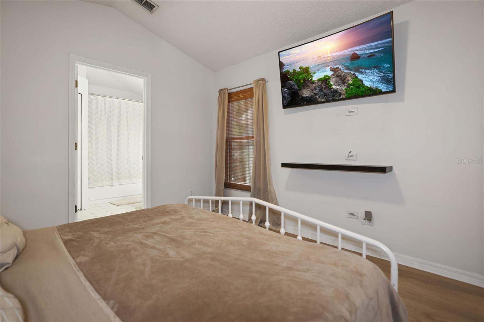 Image 13 of 24 For 15029 Deer Meadow Drive
