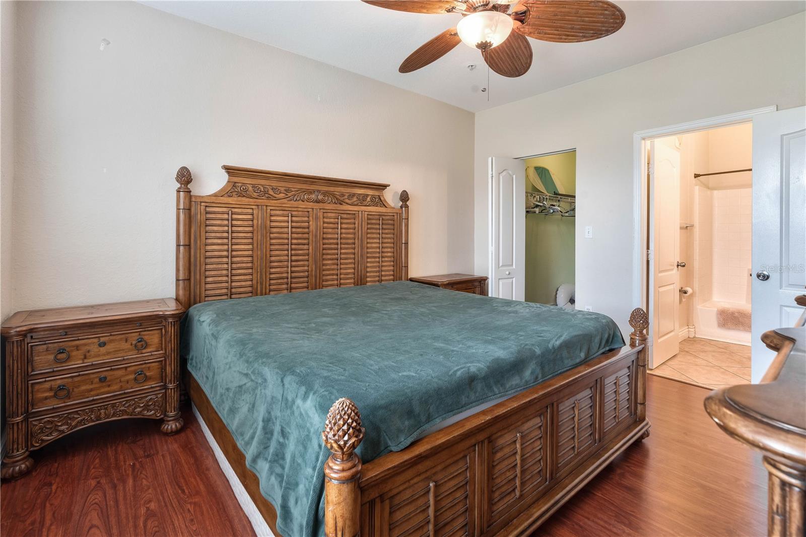 Listing photo id 13 for 2732 Via Murano 526