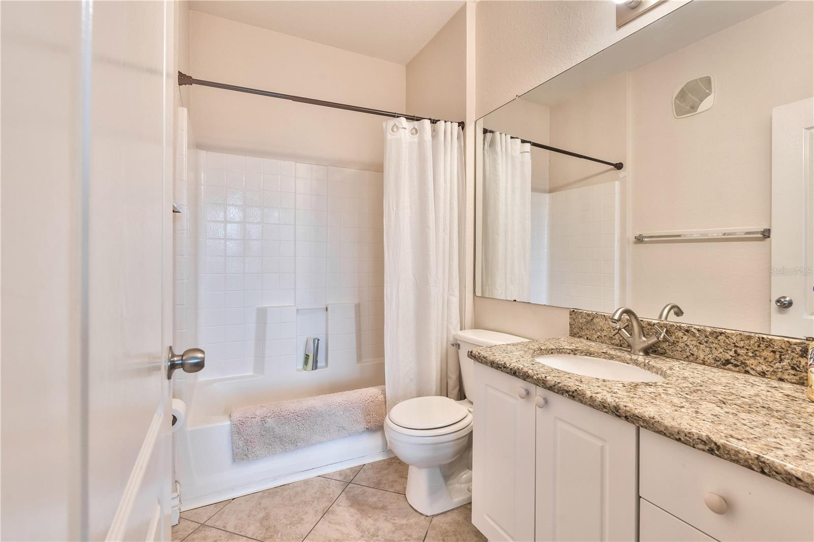 Listing photo id 15 for 2732 Via Murano 526