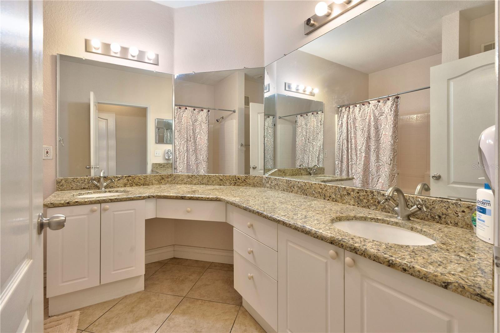 Listing photo id 19 for 2732 Via Murano 526