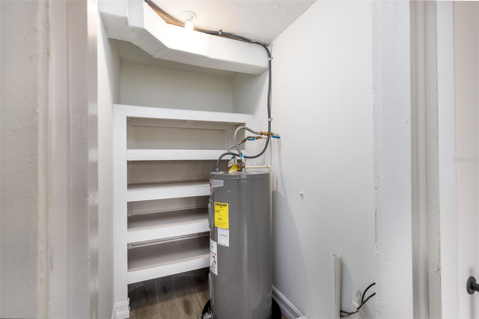 Image 11 of 28 For 21042 Gladis Avenue