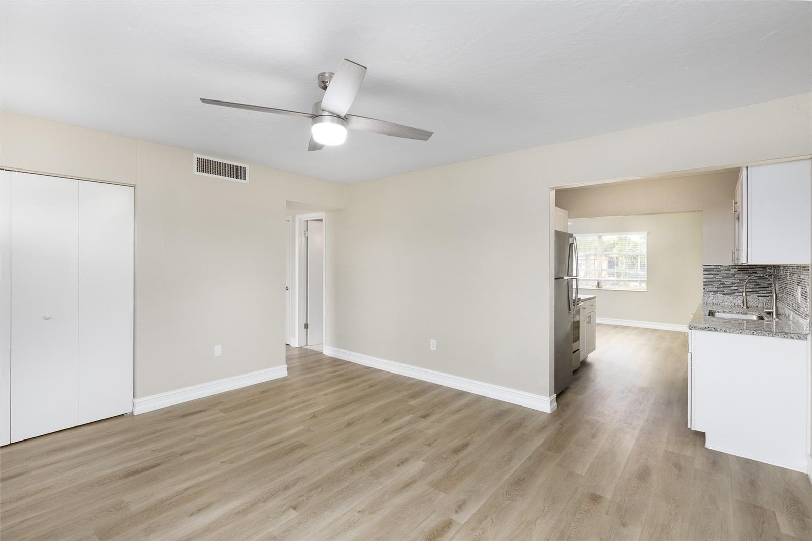 Image 6 of 28 For 21042 Gladis Avenue