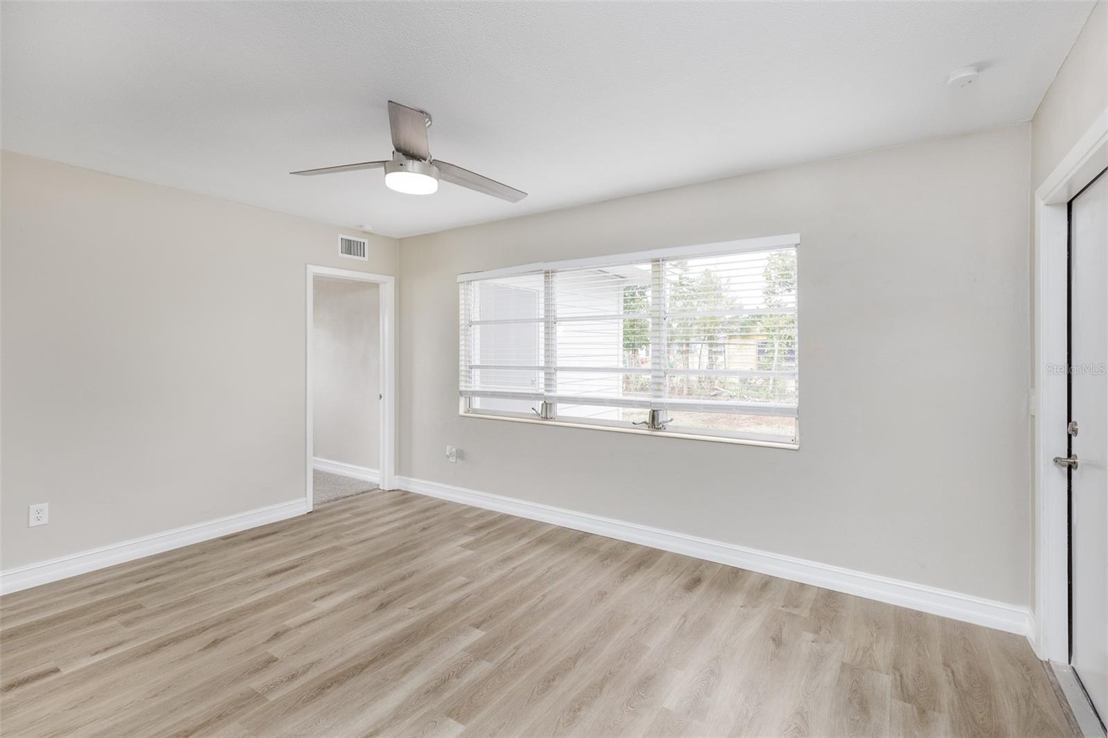 Image 9 of 28 For 21042 Gladis Avenue