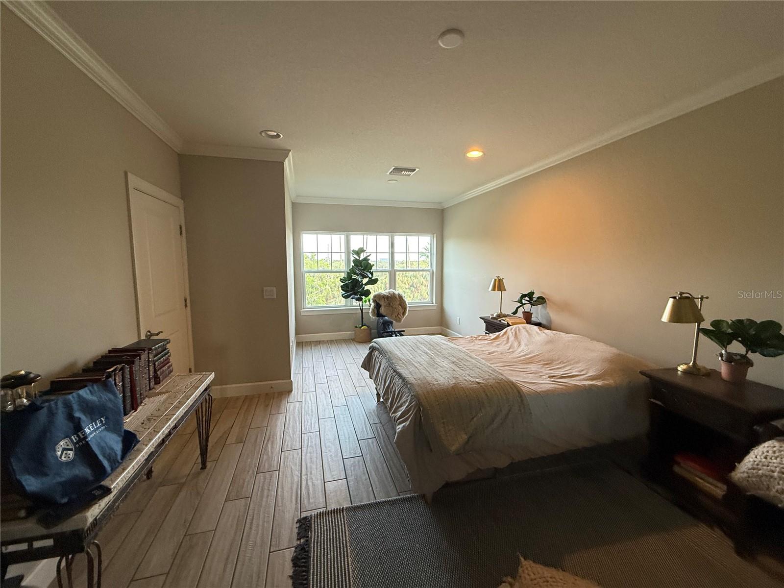Image 21 of 41 For 4053 Rocky Shores Dr