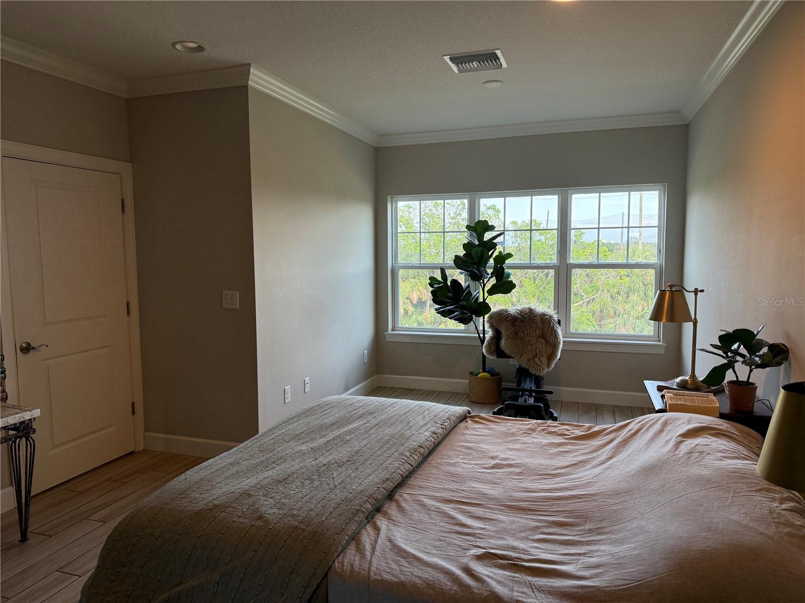 Image 23 of 41 For 4053 Rocky Shores Dr
