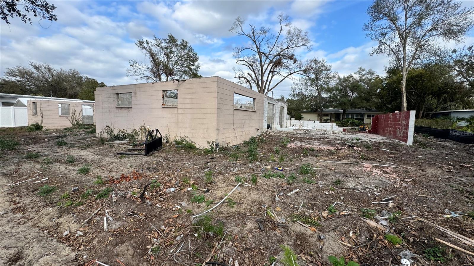 Image 2 of 2 For 512 Carolyne Street