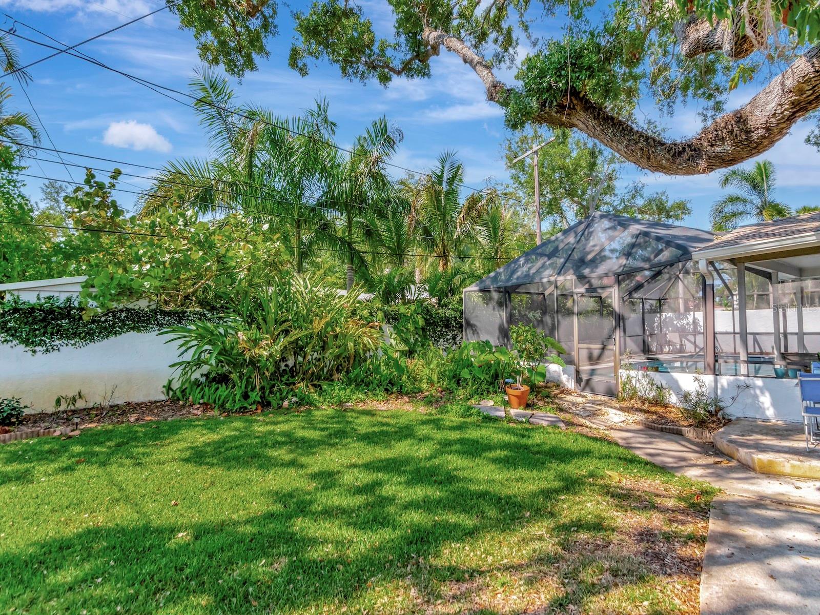 Image 14 of 52 For 8326 40th Place N