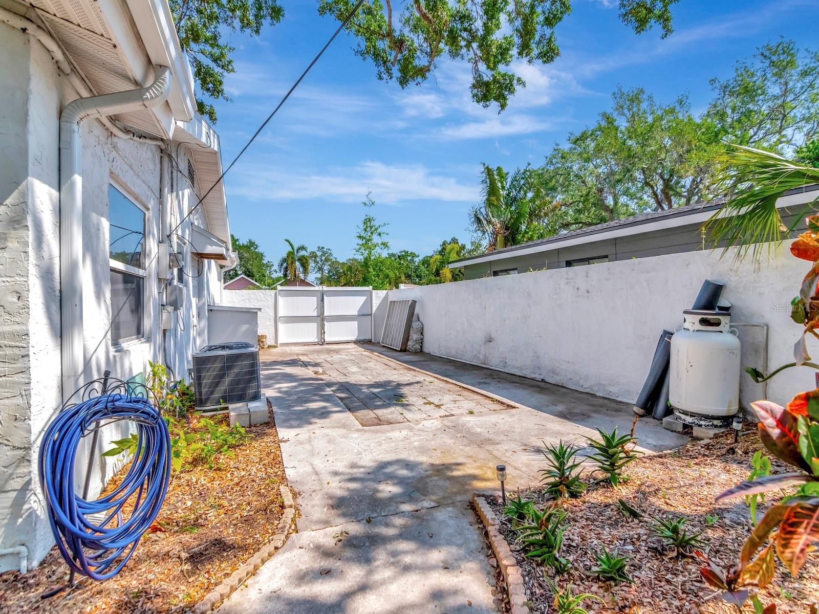 Image 15 of 52 For 8326 40th Place N