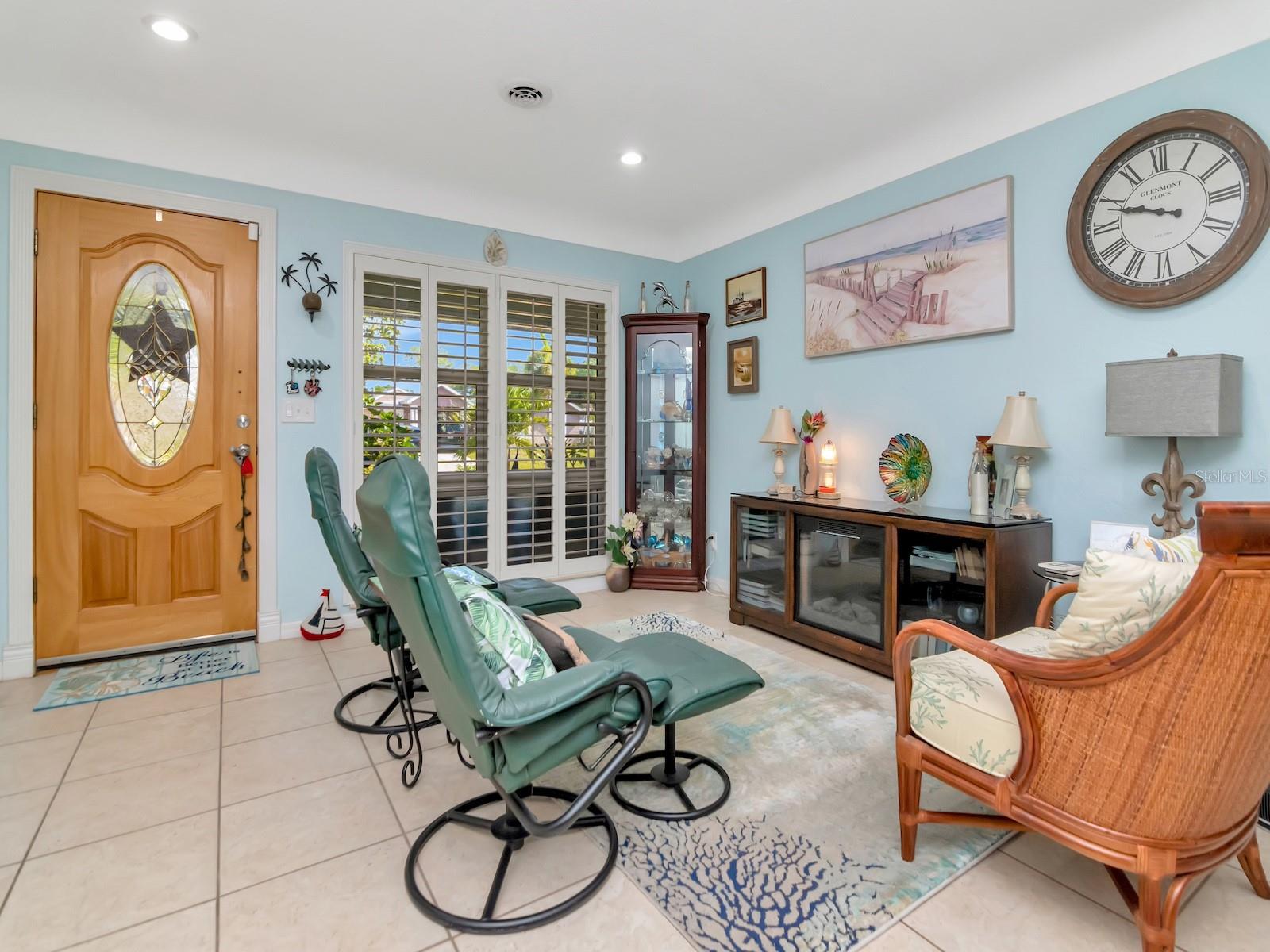 Image 19 of 52 For 8326 40th Place N