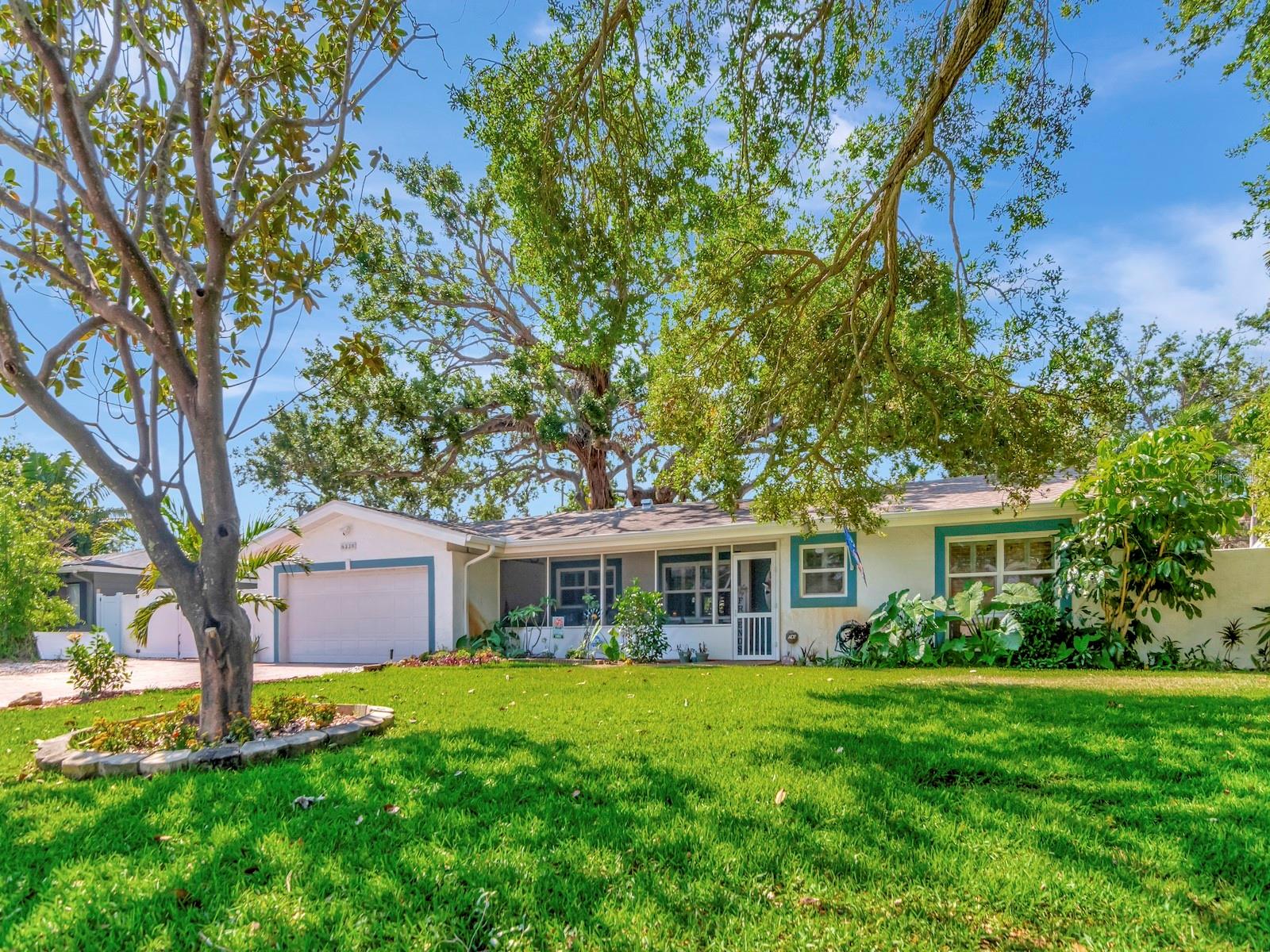 Image 4 of 52 For 8326 40th Place N