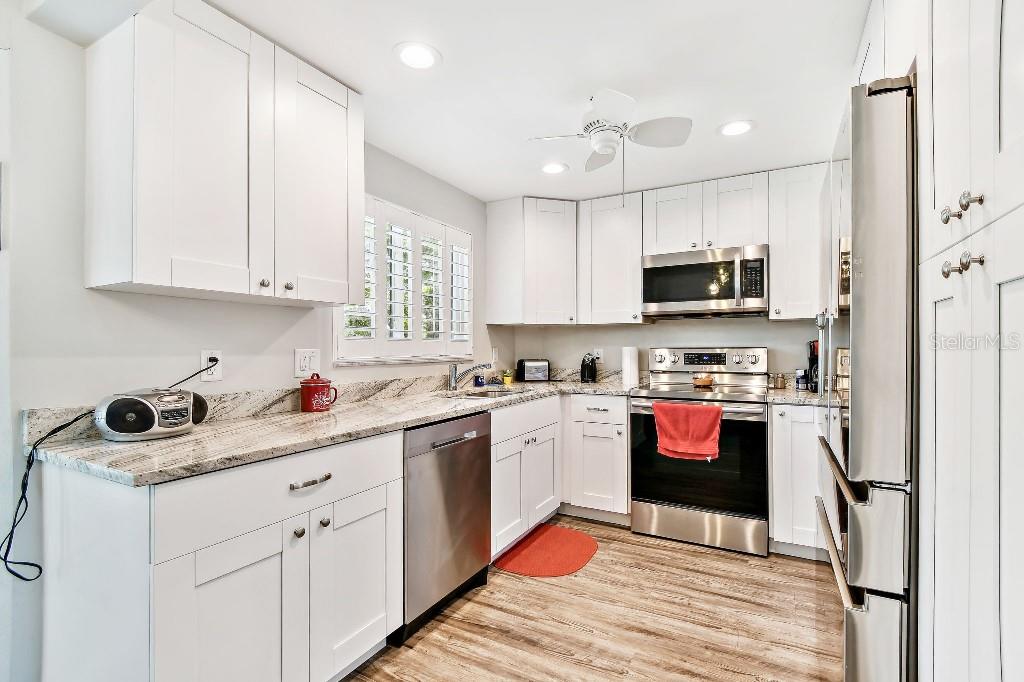 Image 15 of 23 For 2291 Americus Boulevard W 41