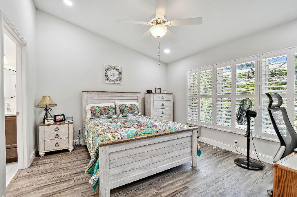 Image 16 of 23 For 2291 Americus Boulevard W 41