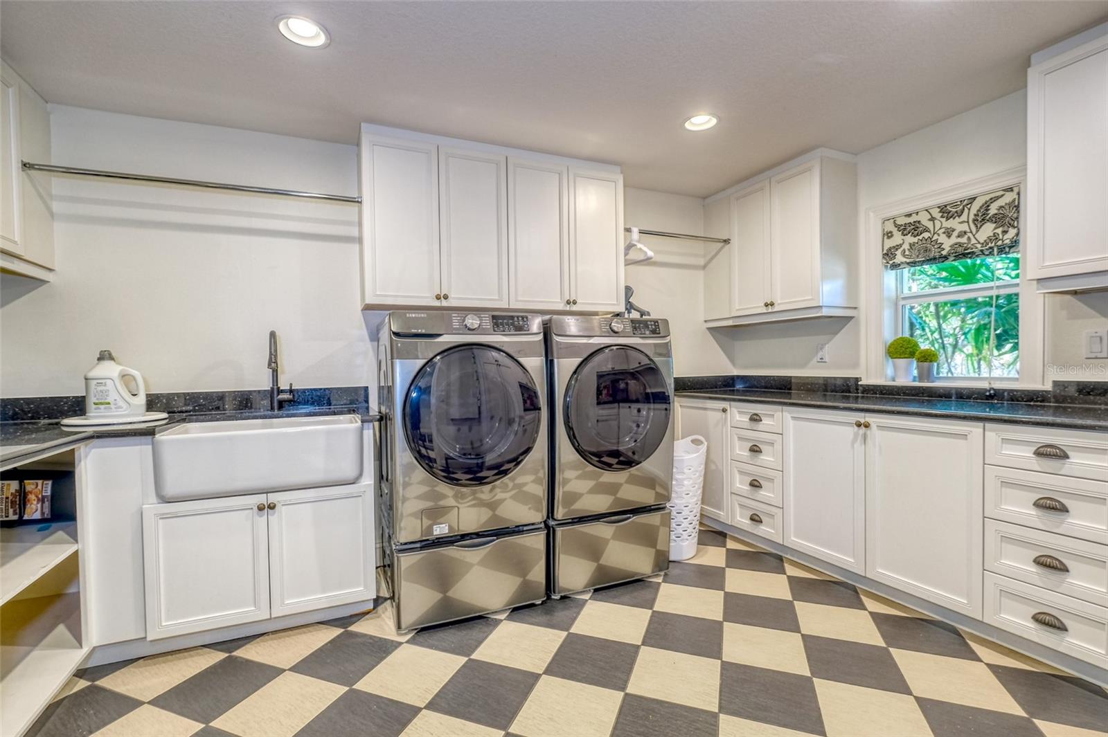 Image 13 of 72 For 898 Cypress Lakeview Court